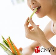 吃太饱致多病　重则老年痴呆